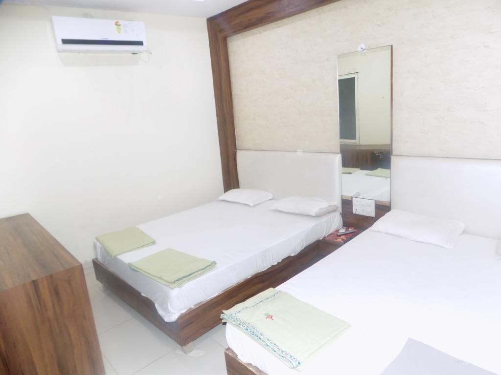 Hotel Tathastu Ujjain Dış mekan fotoğraf
