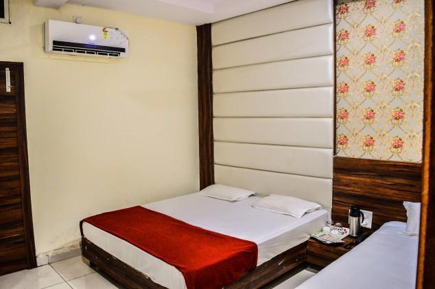 Hotel Tathastu Ujjain Dış mekan fotoğraf